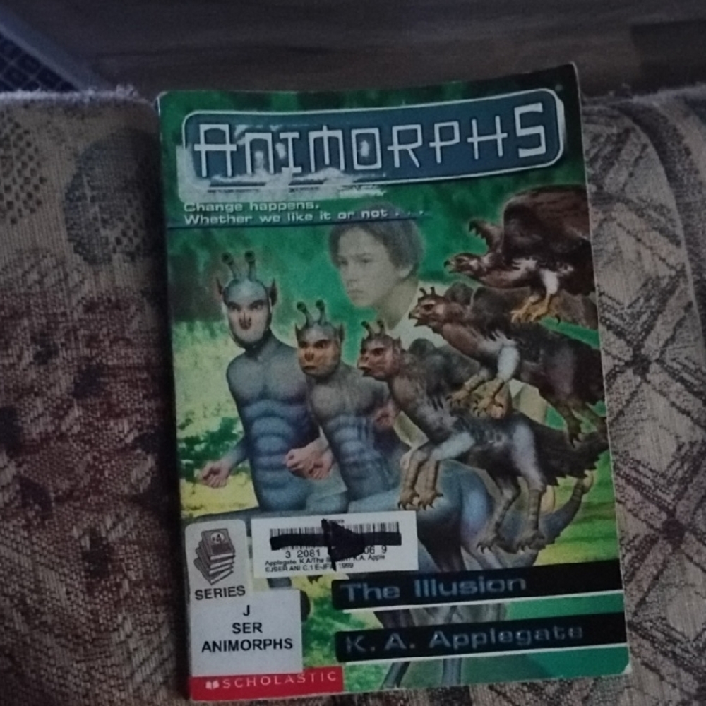 Scholastic Animorphs: The Illusion - Green and Blue Cover #33